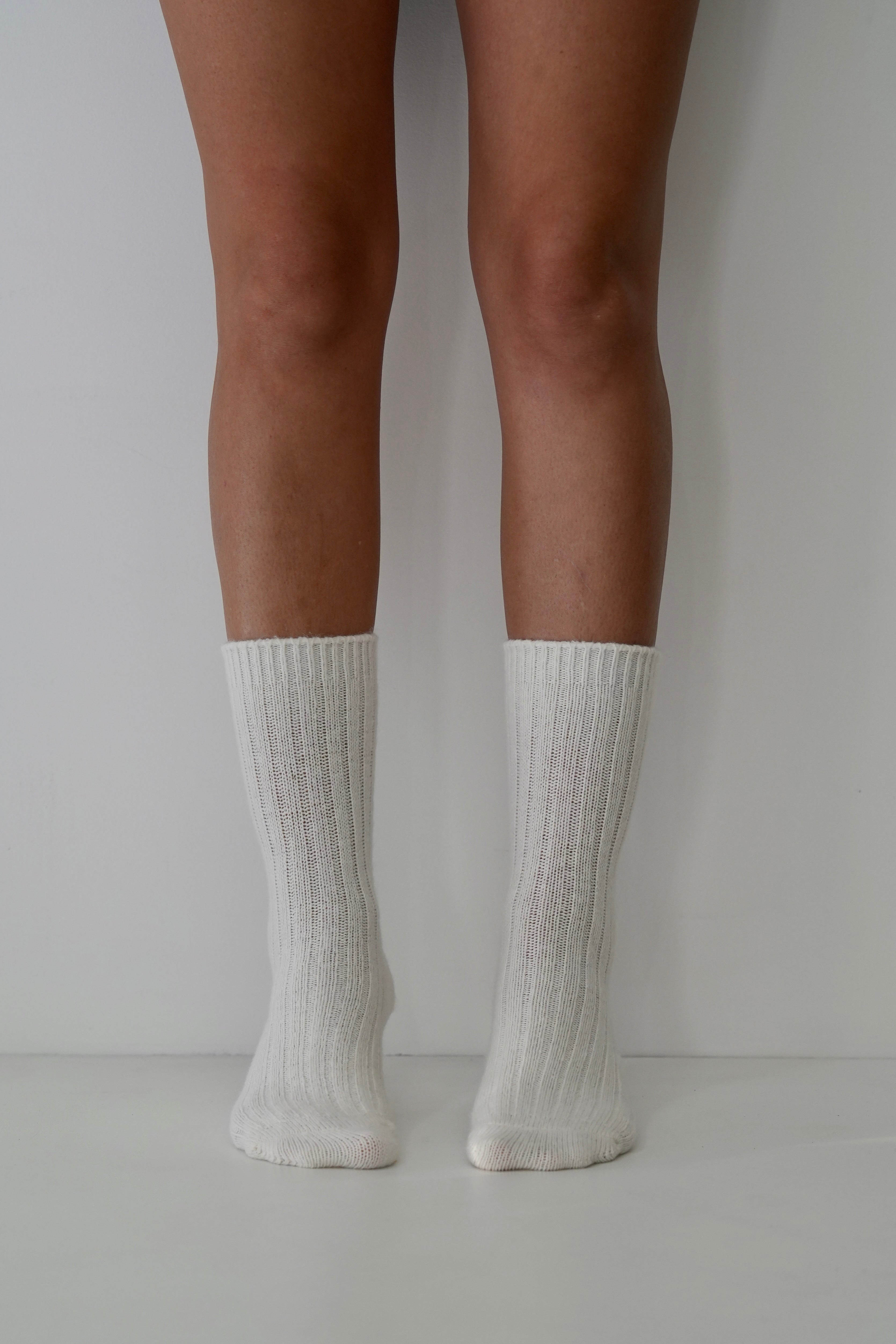RIBBED CASHMERE WOOL SOCKS OFF WHITE